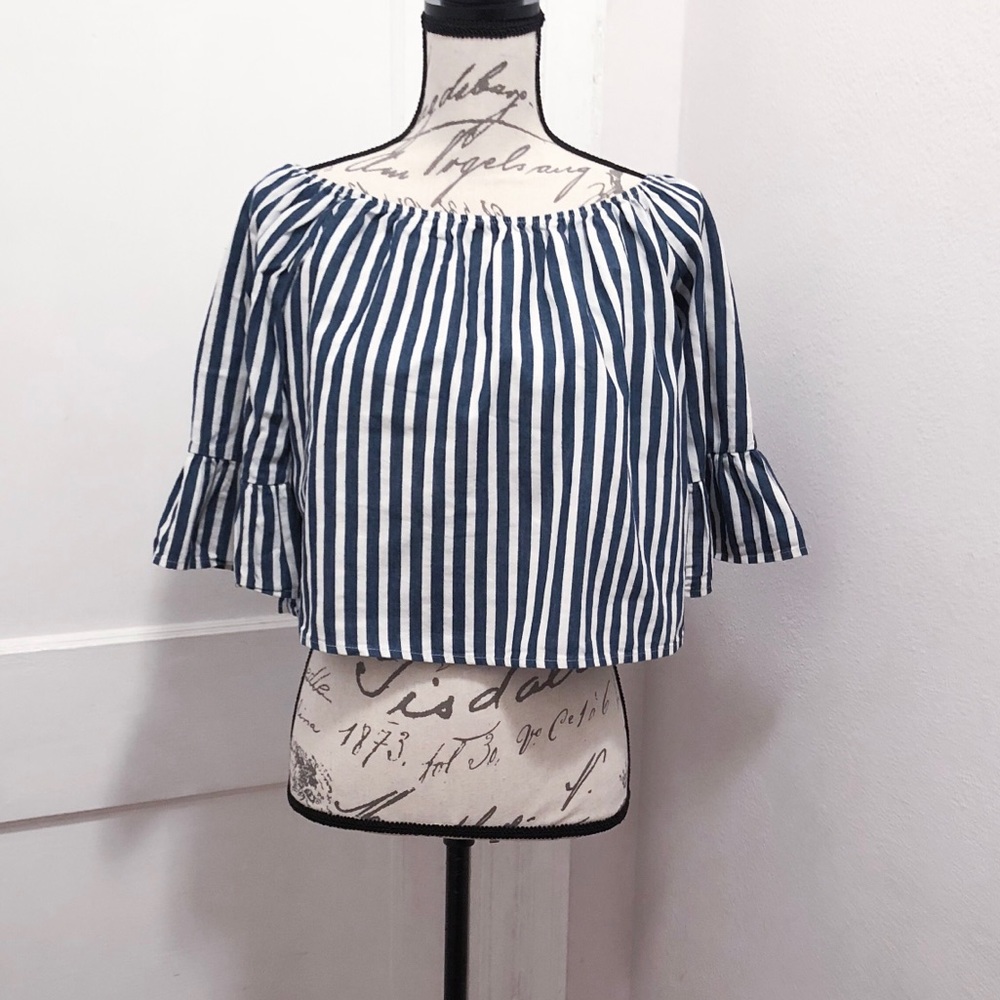 Off the shoulder Stripe crop top
